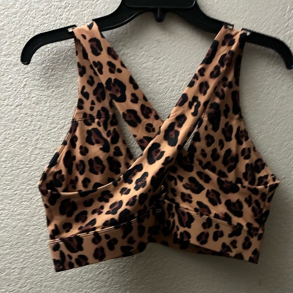 Fabletics Oasis Twist Medium Impact Sports Bra Leopard Print - Picture 3 of 14